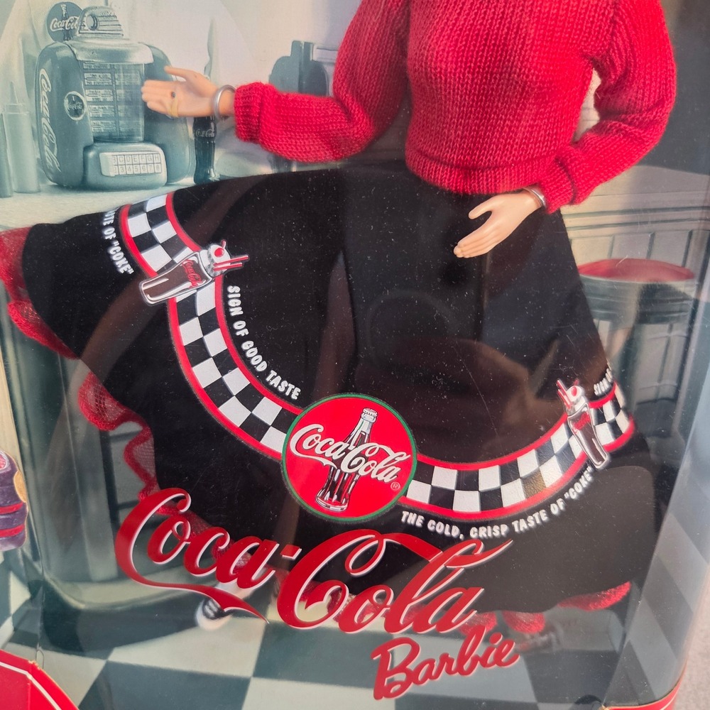 1999 Coca-Cola Soda Fountain Barbie Collector Addition Mattel - Picture 5 of 6